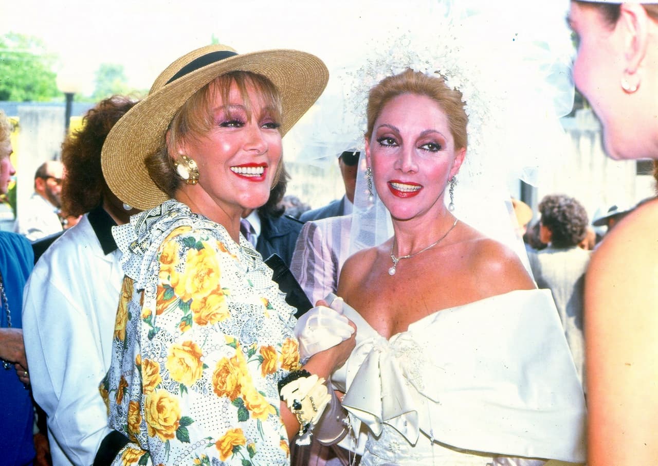 Esta primera actriz ha tenido la fortuna de trabajar con grandes personalidades de la actuación como Pedro Infante, Germán Valdés 'Tin - Tán', Marga López, Libertad Lamarque, Jacqueline Andere, entre otras.