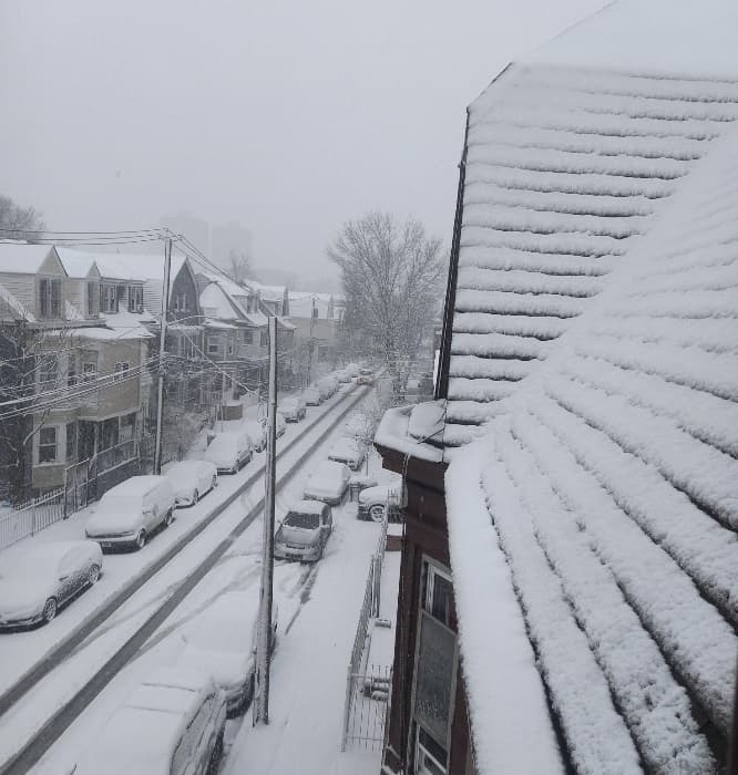 Se prevé que 
<b>la nevada termine alrededor de las 2:00 de la tarde </b>y de paso a condiciones despejadas.