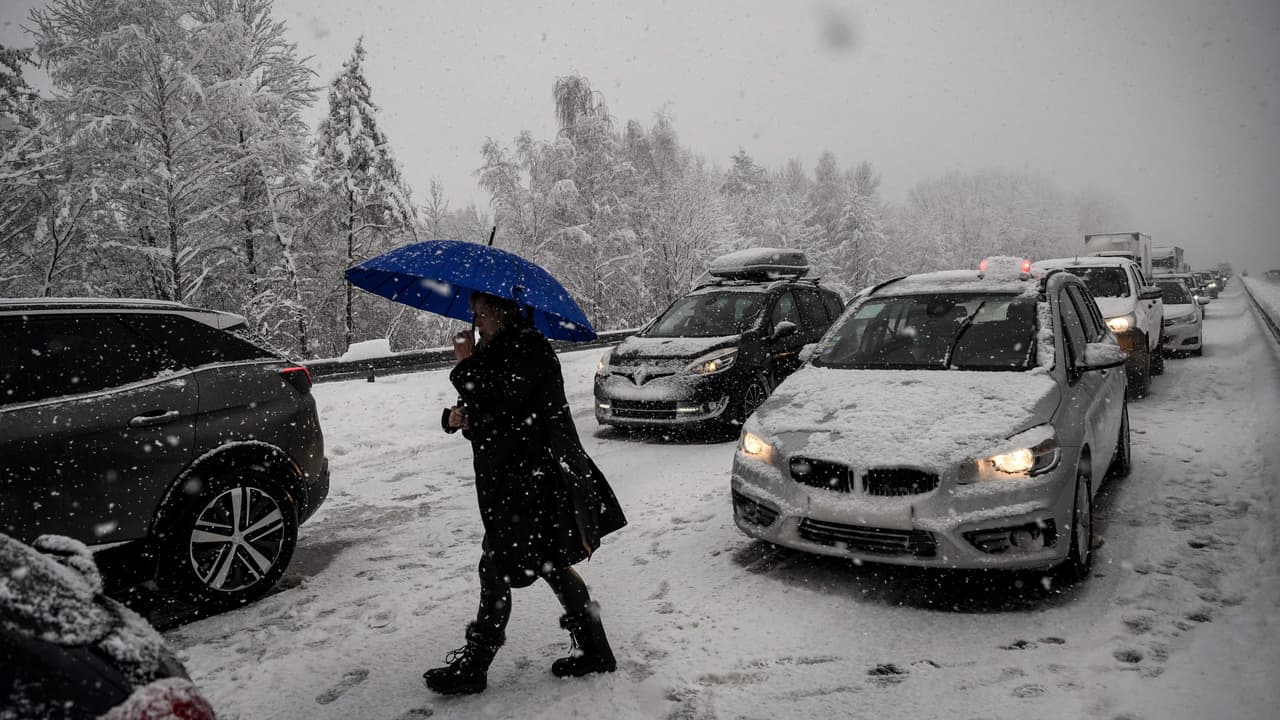 Por más seguro que aparente ser, un automóvil apagado en medio de un clima de invierno inclemente se hace rápidamente tan frio como el congelador de tu hogar.
