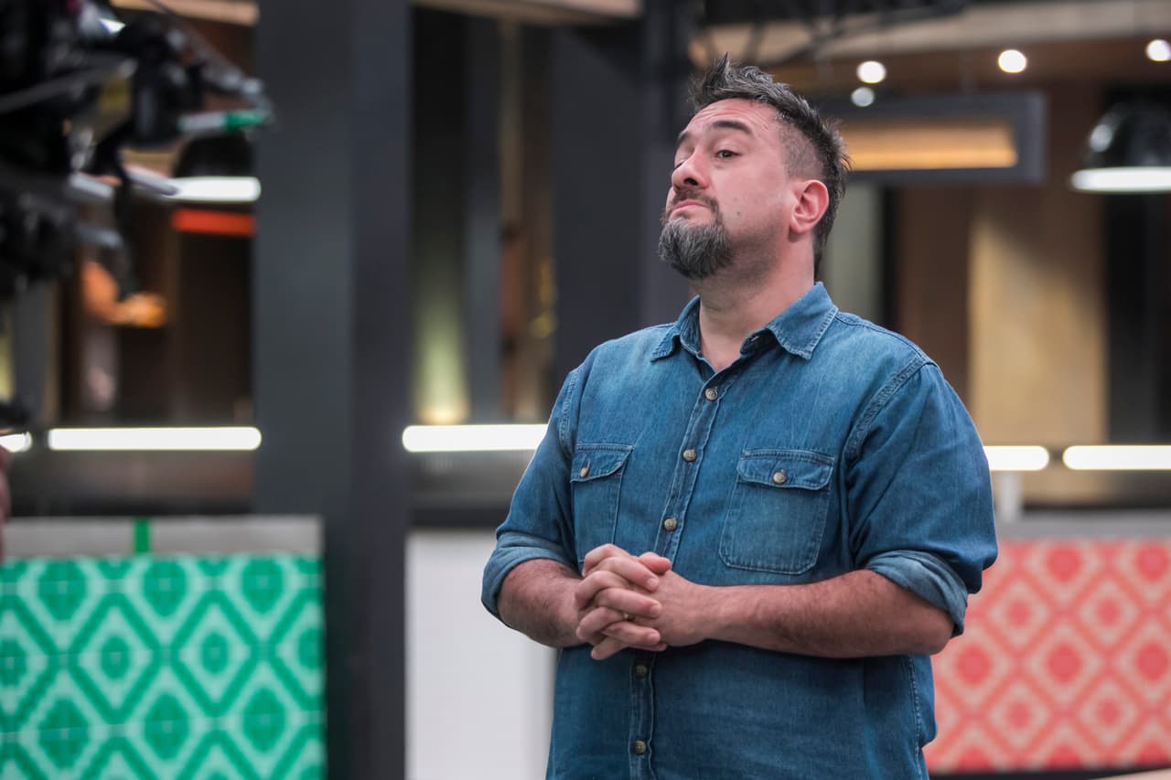 Su espíritu aventurero y ganas de superarse, lo llevaron a migrar a los Estados Unidos, donde vivió durante siete años, tiempo que invirtió para especializarse en comida asiática e italiana.