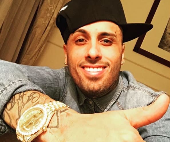 3. El nombre de Nicky Jam lo adoptó gracias a una persona que en la calle lo llamó así de broma, desde ahí el intérprete decidió llamarse de esta manera.