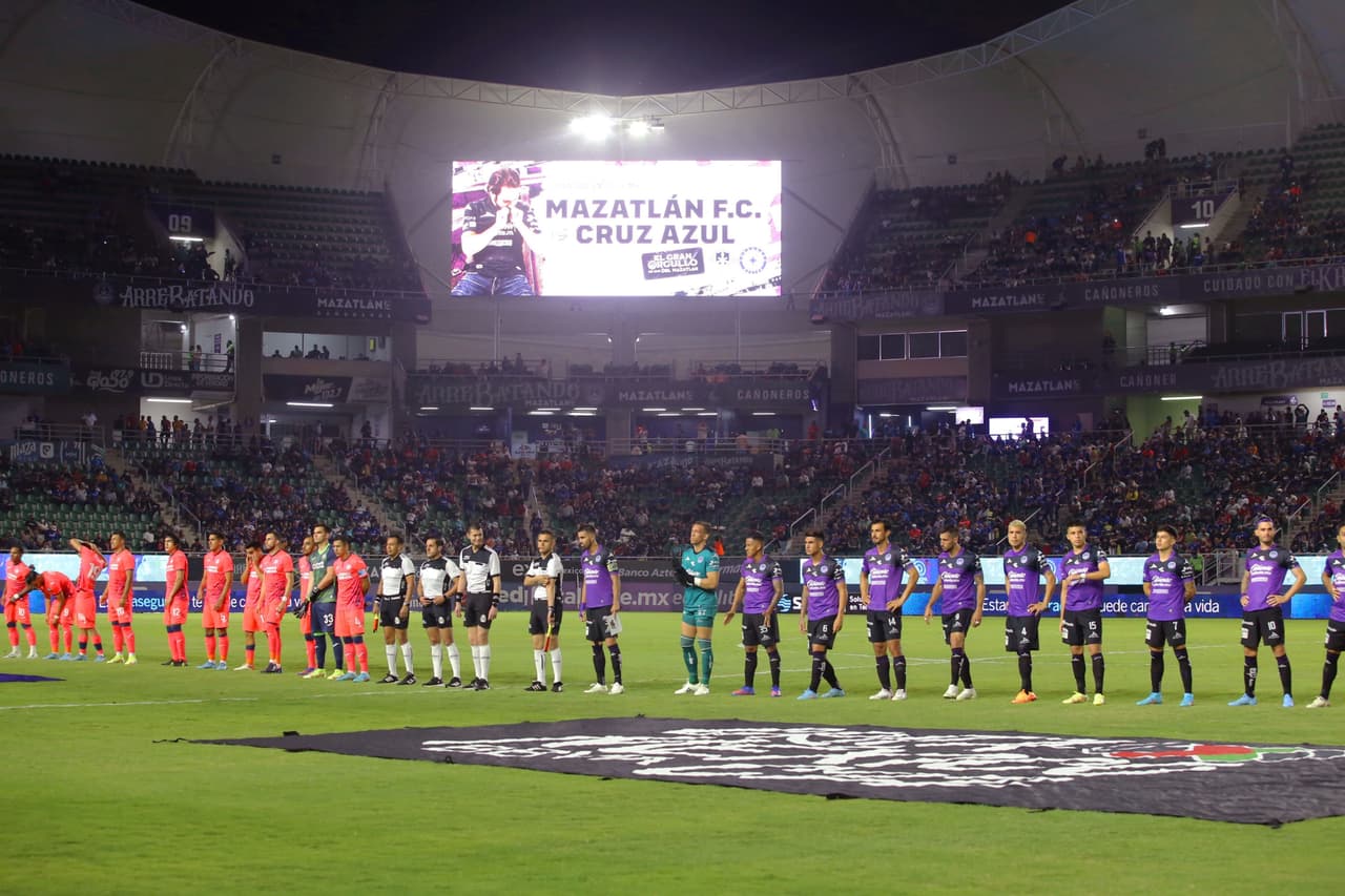 Mazatlán recibía a Cruz Azul en la Jornada 13 con la intención de alejarse del fondo de la tabla y para ello necesitaría todo el apoyo del Kraken.