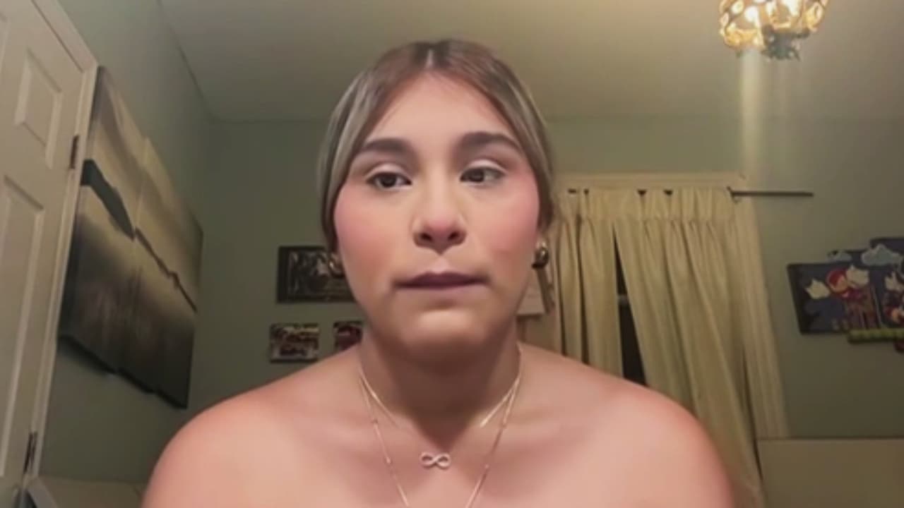 Joven hispana arrestada por ICE a pesar de tener protección legal relata su experiencia: "Fue bastante doloroso"