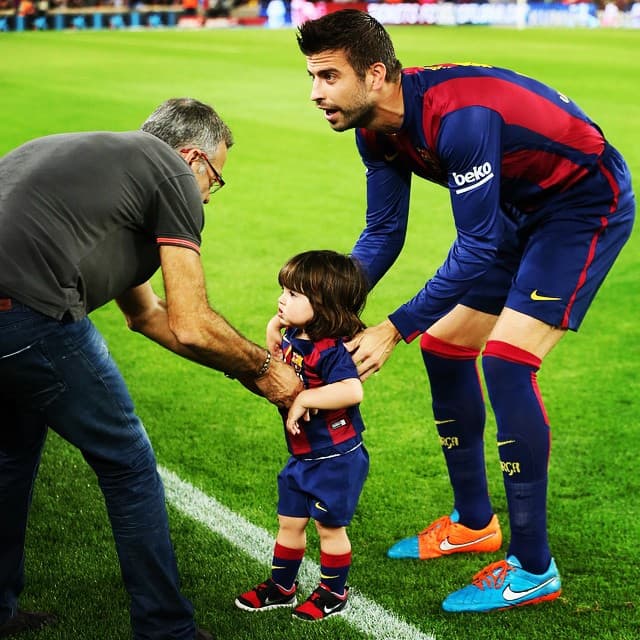 Pero no es la primera vez que el pequeño Milan acompaña a su padre en sus triunfos, siempre está cerca de él en distintos partidos.