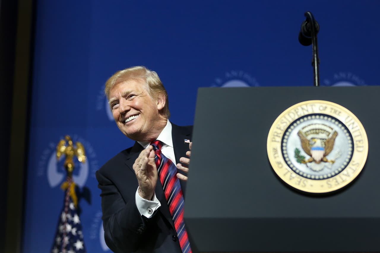 Antes Trump criticaba que los candidatos recibieran fondos de grandes donantes, ahora los acepta.