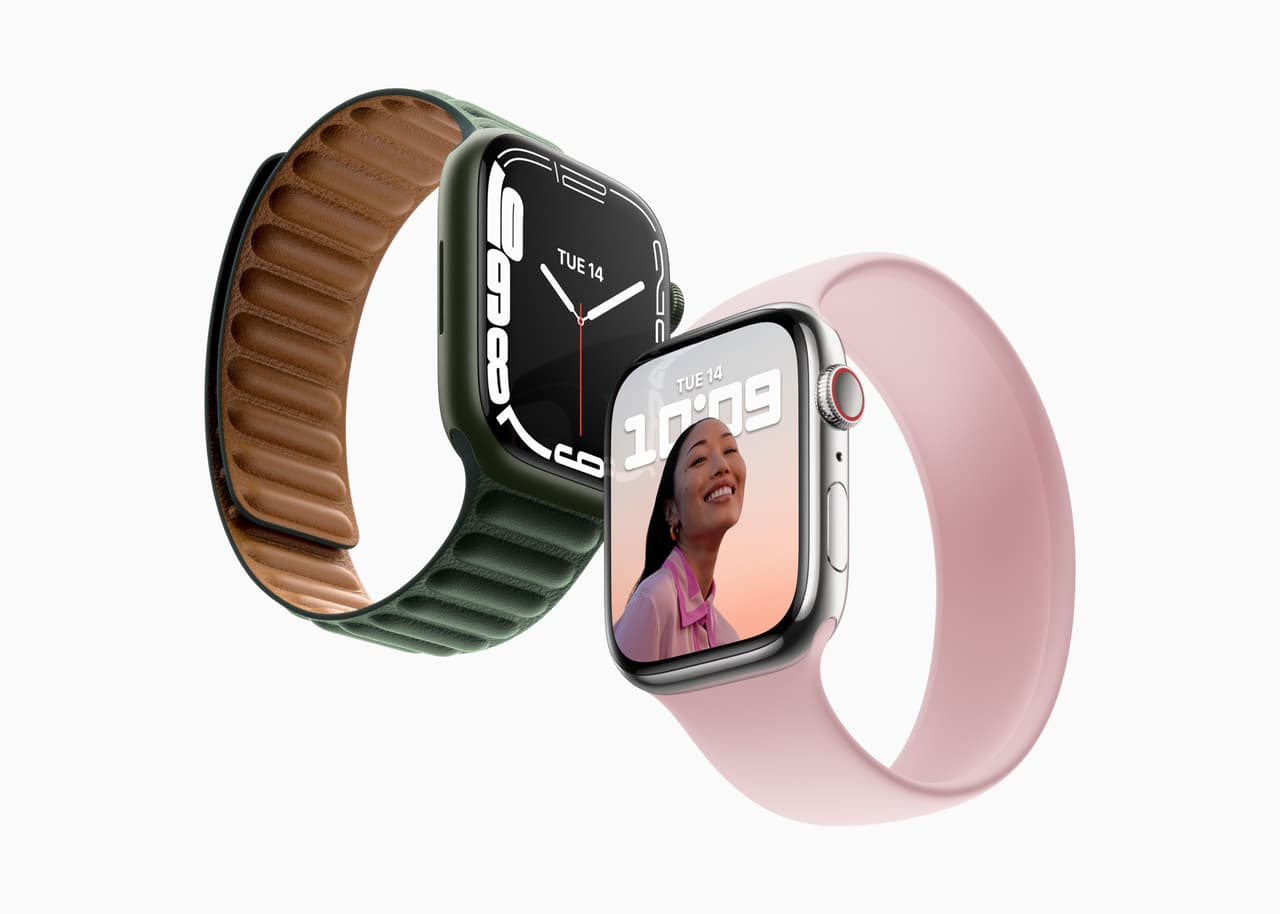 La nueva serie de relojes Apple Watch Series 7 trae una pantalla significativamente más grande que la de la versión anterior y en la que la empresa aseguró que cabe el 50 % más de texto.