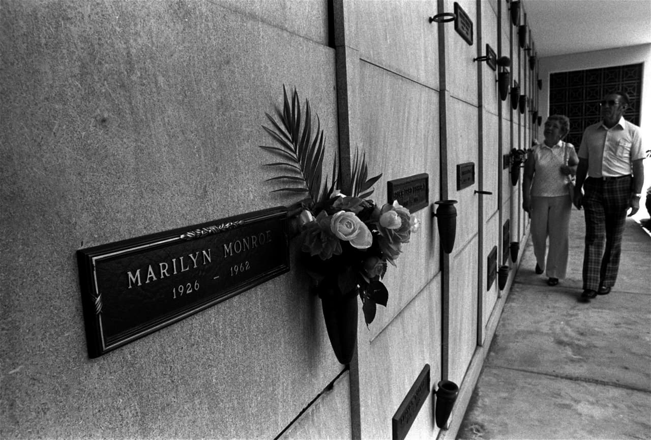 Los restos de Marilyn Monroe yacen en el
<i> Westwood Memorial Park</i> de Los Ángeles, California.