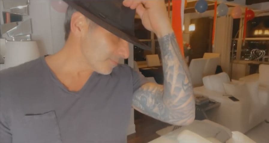 "Cena especial de @gelenaandsteve en mi bday. Great time #home Thank u, my love", escribió la reportera junto al video.