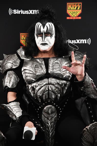 “Hay guerras religiosas, pero no hay guerras porque a uno le gusta Led Zeppelin y a otro ABBA. 
<b>La música une a las personas</b>”.