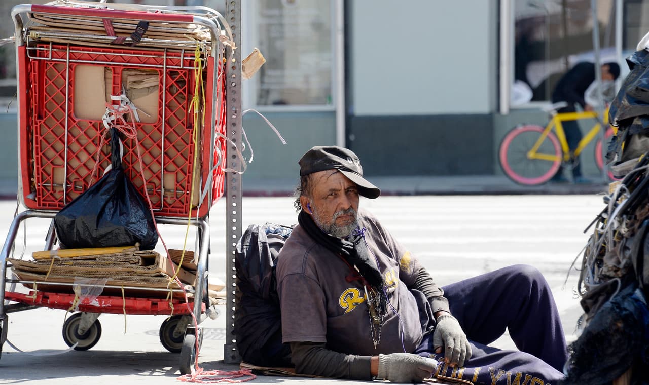 Si bien no hay información especifica del caso, de resultar positivo; este sería un escenario que escalaría los casos de contagios acelerados entre dicha población por las precarias condiciones en las que viven.