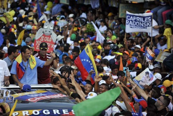 En una parte del discurso, Capriles se dirigió a su contendiente diciendo que "su ciclo termina".