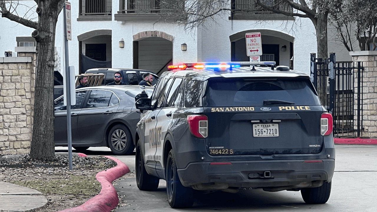 Encuentran a dos niños luego de posible homicidio suicidio en San Antonio
