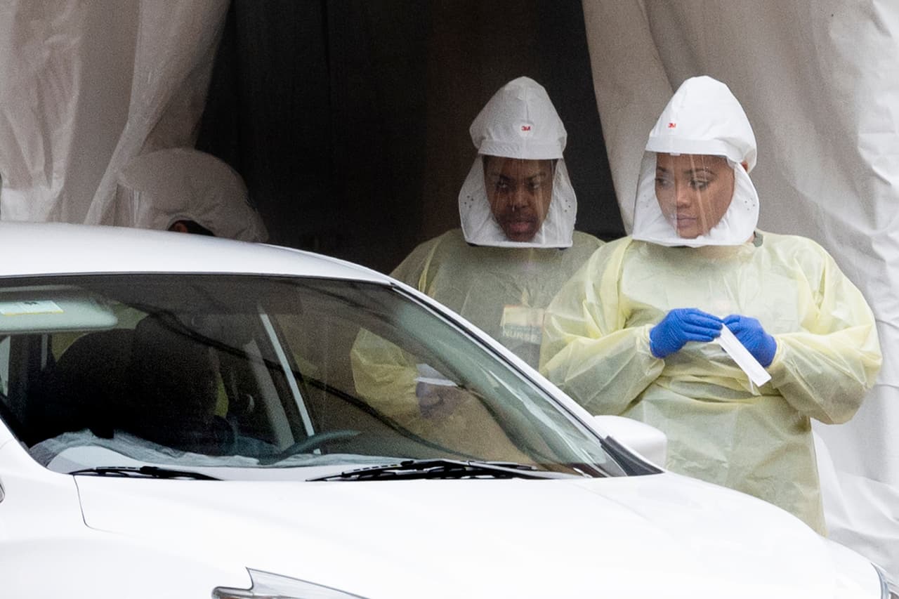 Un hombre muere y su esposa es hospitalizada tras automedicarse para prevenir el coronavirus