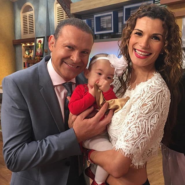 La bendición más grande es la familia. Alan comparte a lado de Baby Michelle y Cristy este día de Acción de Gracias.