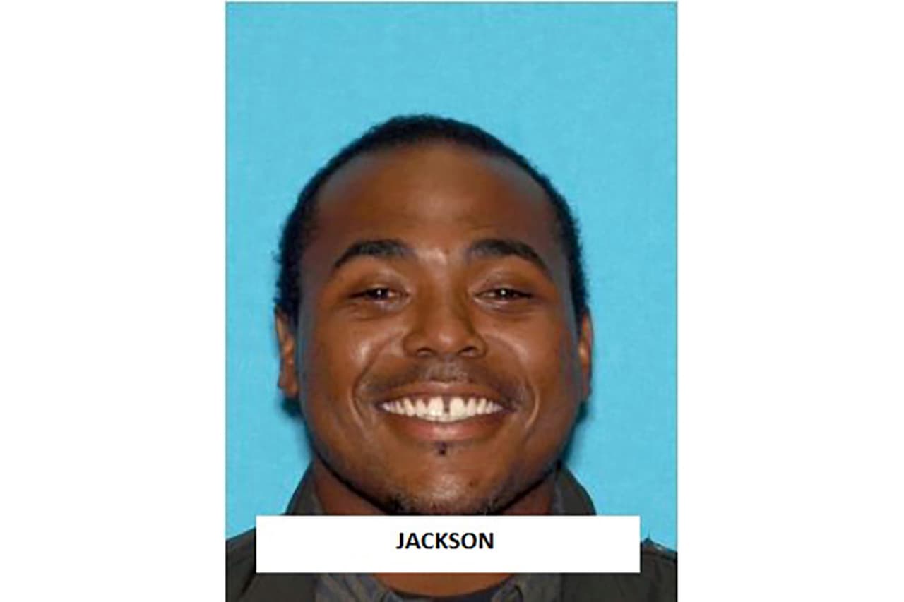 Si has visto a
<b> </b>Dhante Jackson, llama a la policía de Merced al teléfono (209) 388-7712.
<br>
