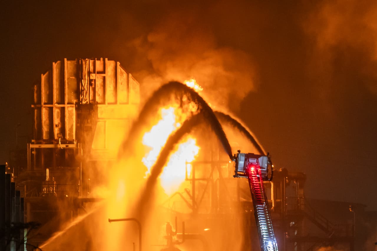 Según The Associated Press, esta refinería ya ha reportado varios incidentes en la última década, la más reciente registrada en 2022.