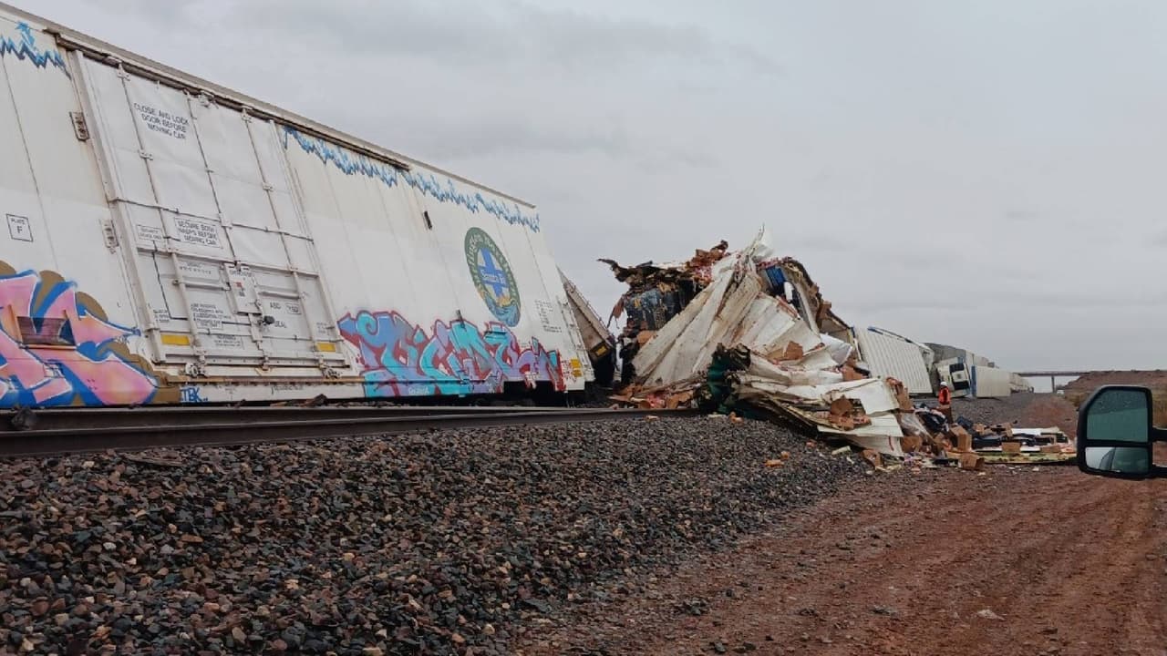 Tren se descarrila al norte de Arizona; no se reportan personas lesionadas