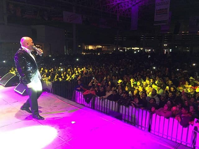 Fue en esta etapa que conoció a su amigo Chalino Sánchez, cantante y compositor mexicano.