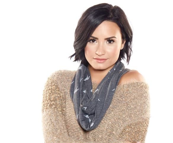 Y que incluso hasta pidió una faja... Lo más triste según ella es que años después se dio cuenta de que no la necesitaba, pues se le marcaban los huesos.