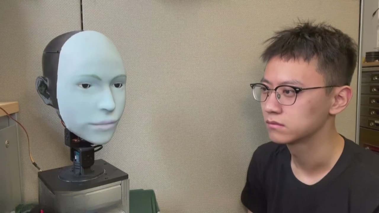 EMO, un robot humanoide creado por la Universidad de Columbia es capaz de aprender del habla