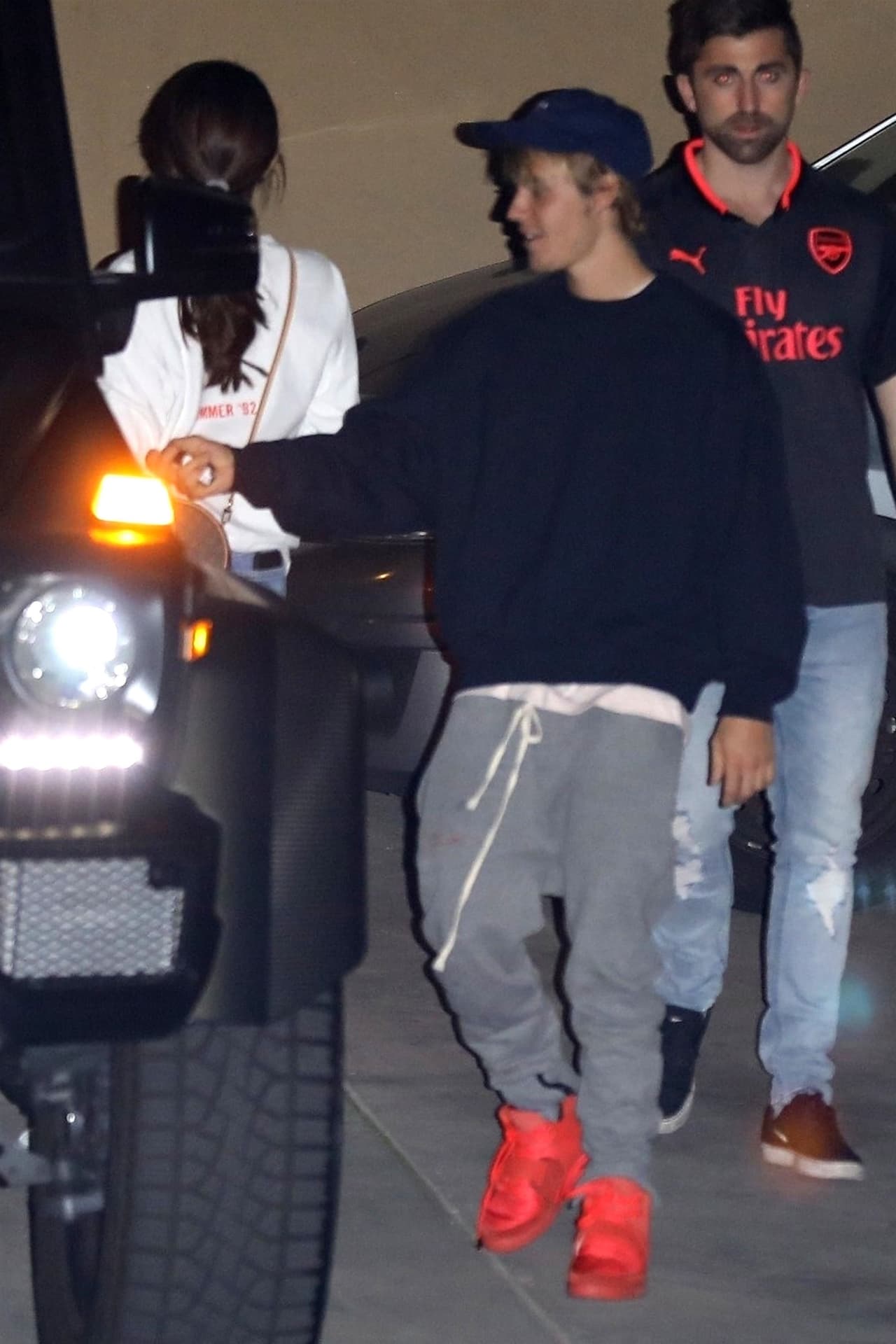 Ese día la artista publicó una imagen de ella sentada frente a su antigua casa, donde vivió durante 13 años, junto a un melancólico mensaje. 
<br>