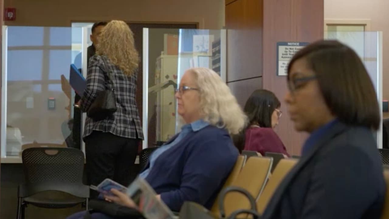 Si requieres de asesoría, orientación o ayuda legal gratis en materia de inmigración
<a href="https://www.univision.com/local/houston-kxln/ayuda-legal-gratis-inmigracion-houston" target="_blank">da click aquí</a> donde te compartimos información de las organizaciones sin fines de lucro que se dedican a ayudar a los inmigrantes.