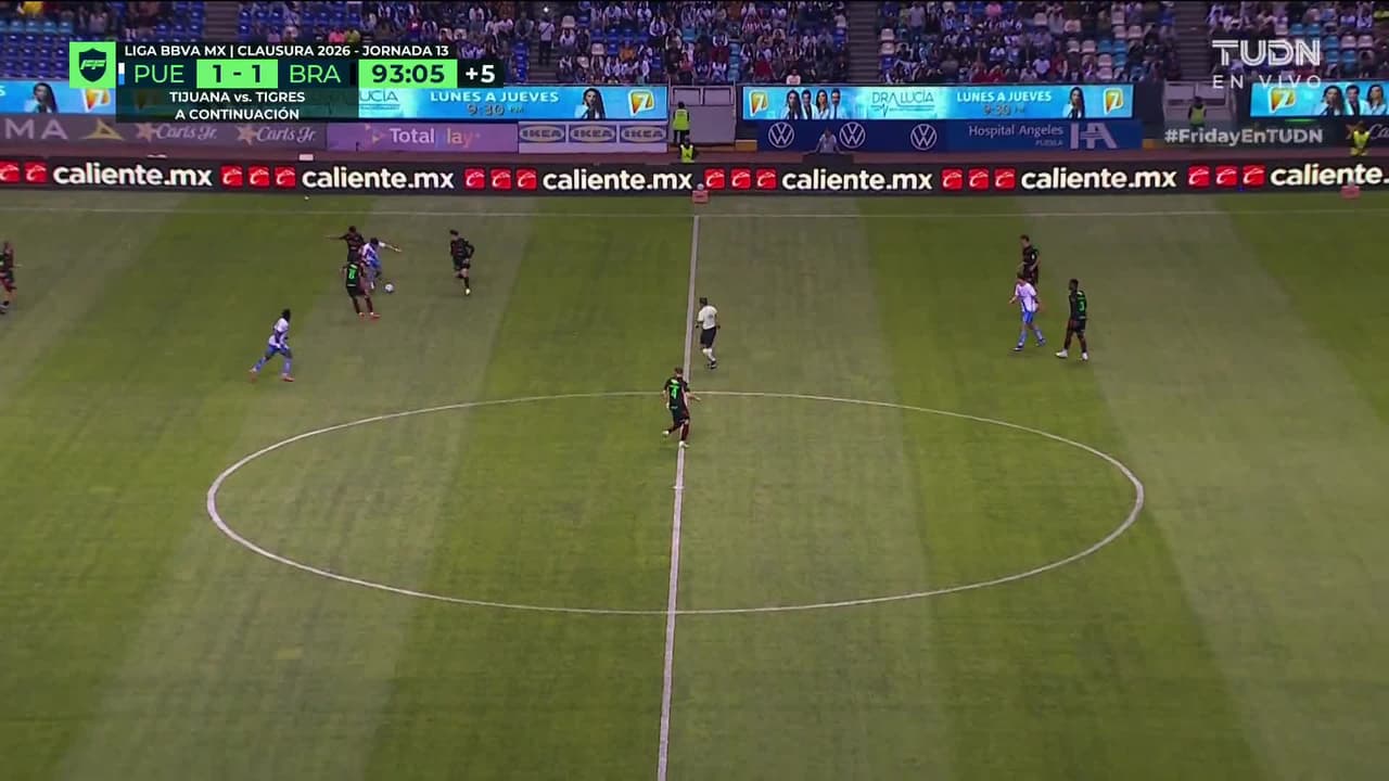 ¡TIRO ATAJADO! disparo por Rodolfo Pizarro.