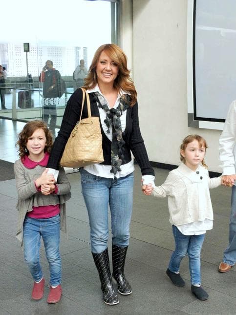 Año 2011. Andrea Legarreta presume a sus hijas Mía y Nina Rubín Legarreta, fruto de su matrimonio con el ex Timbiriche Erick Rubín.