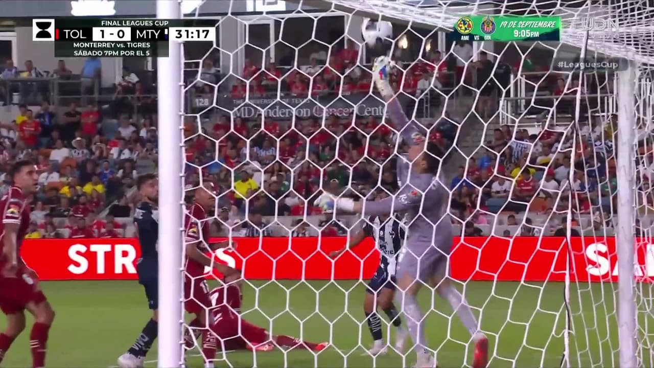 ¡ENFERMO ATAJADÓN! Hugo González salva al Toluca con tremendos reflejos