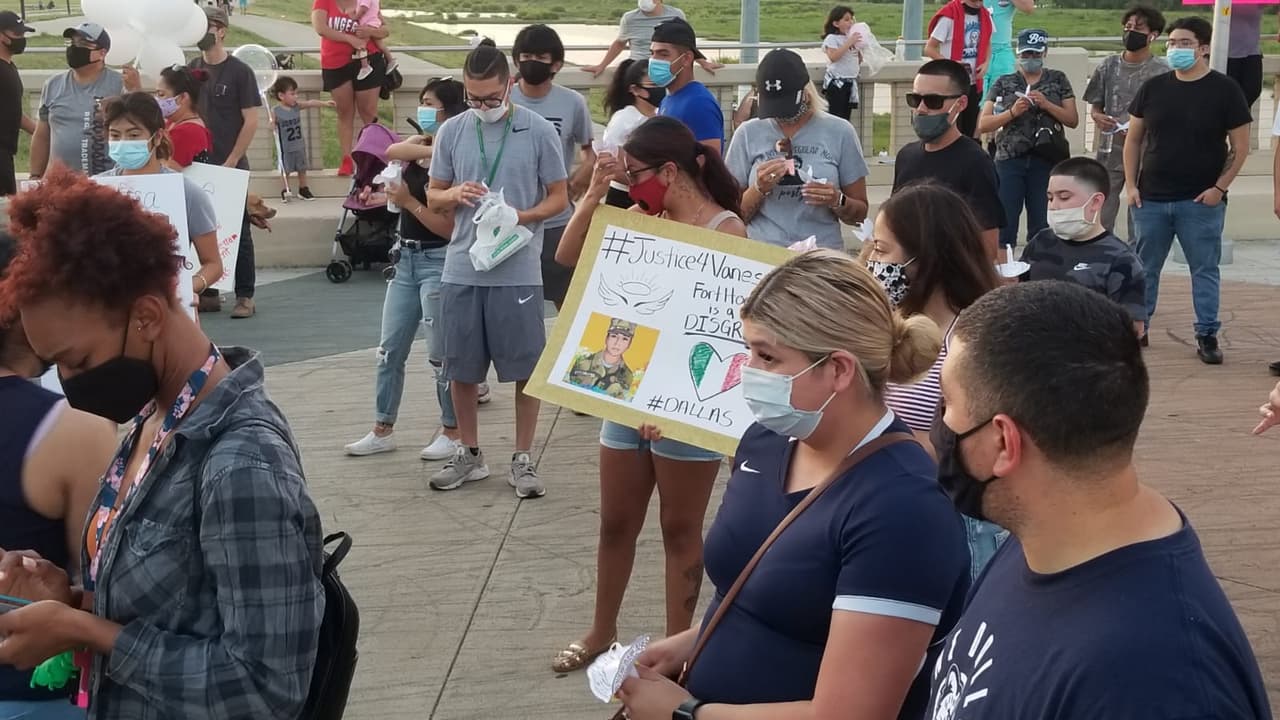 Todos los presentes portaban mascarillas durante el evento.
<br>