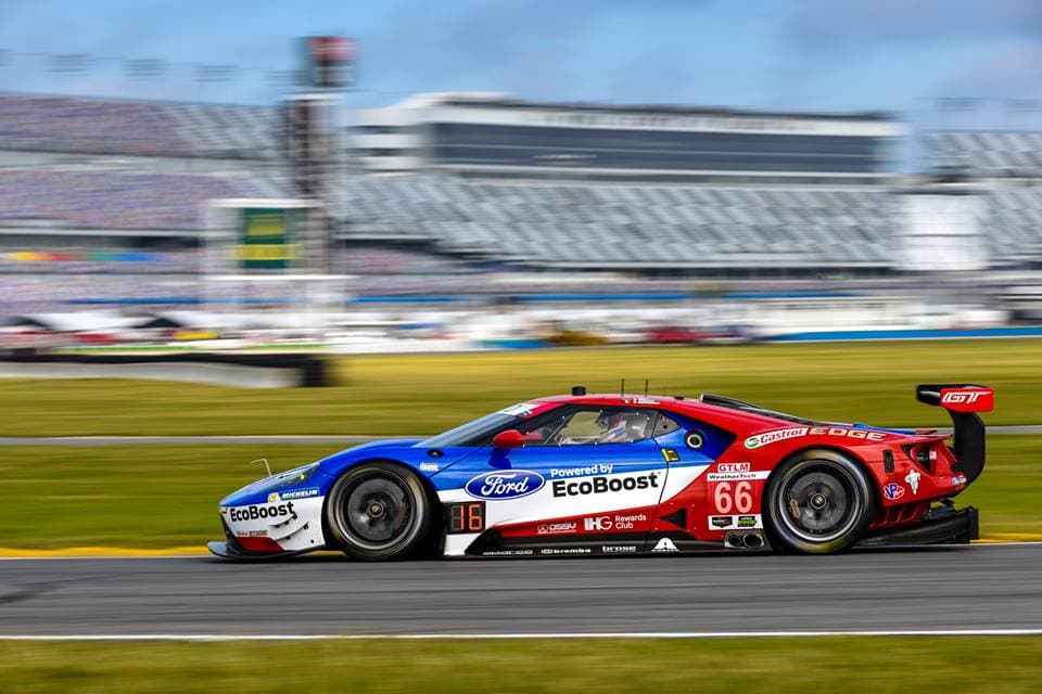 El Ford GT del Chip Ganassi Racing posee el motor EcoBoost V6 Turbo de 3.5 litros, que genera más de 600 caballos de fuerza e inyección directa. Su próximo desafío serán las 24 Horas de Le Mans.