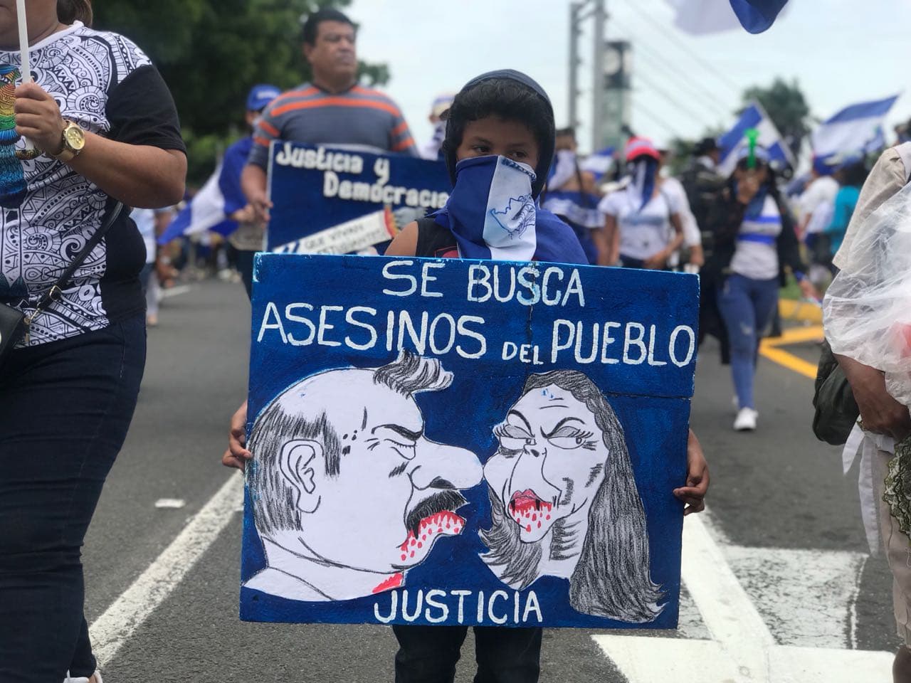 Nicaragüenses protestan contra la violencia desatada en Masaya y exigen la renuncia de Ortega