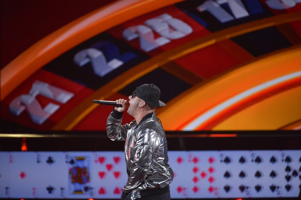 El público no dejaba de bailar y hacer coros a los músicos.