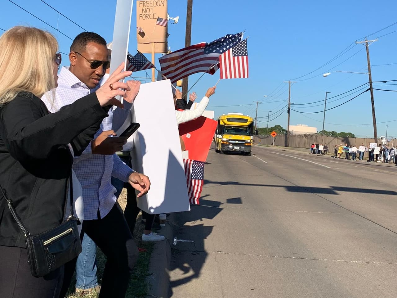 Sin embargo, la noticia no fue bien recibida por algunos empleados quienes aseguran que sus derechos están siendo violados. 
<br>