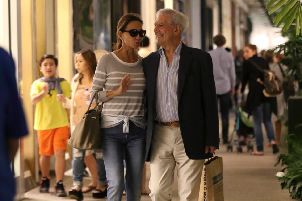 Miami es el lugar favorito de Mario Vargas Llosa e Isabel Preysle para irse de 'shopping' y conseguir los mejores presentes.