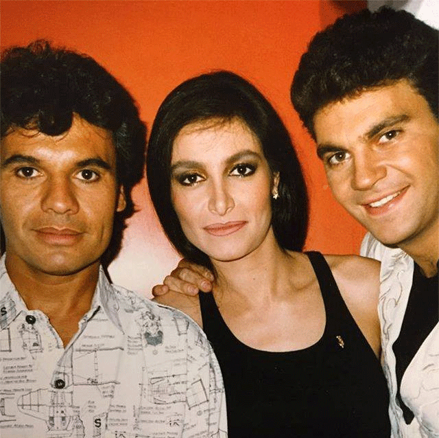 @DanielaRomo: "Un recuerdo para siempre... #JuanGabriel #Mijares #DanielaRomo".