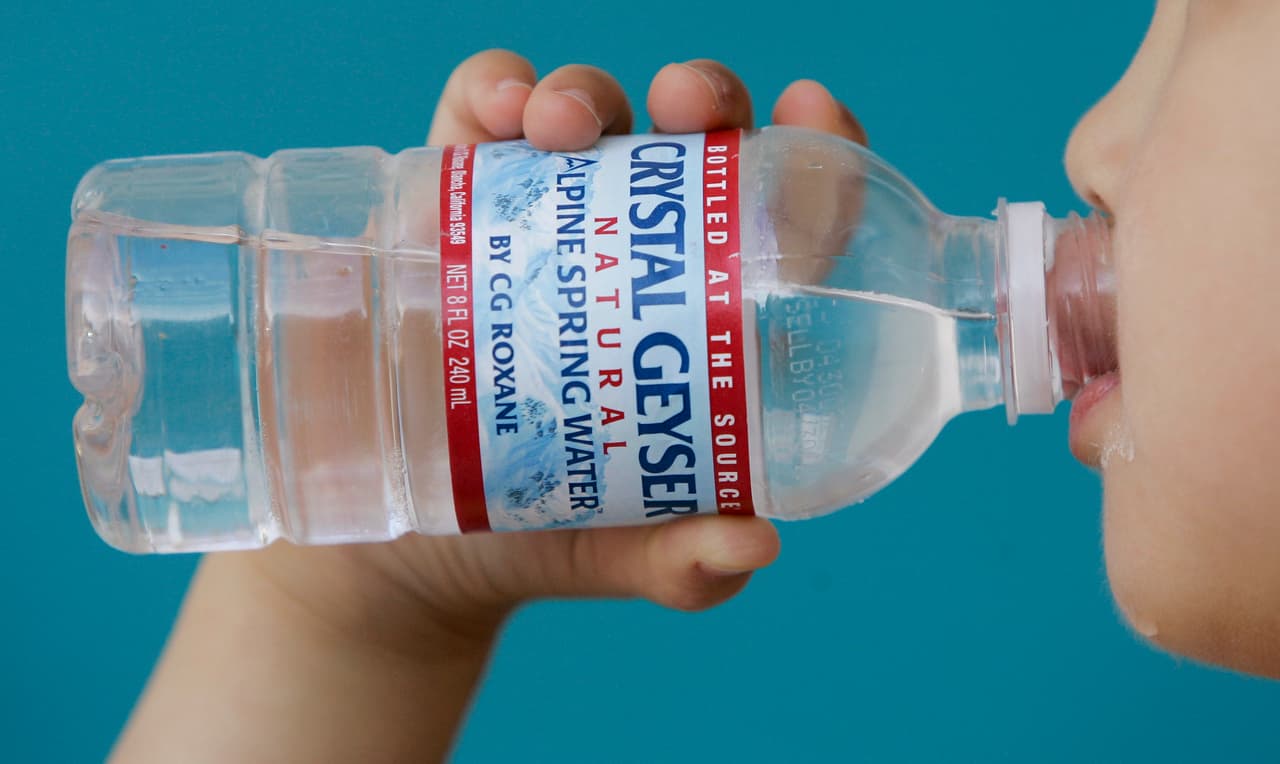 La empresa Crystal Geyser se declara culpable de almacenar ilegalmente aguas residuales cargadas de arsénico