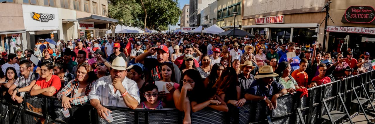 La celebracion de Independencia en el Fulton Mall
