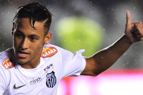 Por otro lado, el futbolista Neymar, en @neymarjr, tiene el 40% de seguidores reales, en total son 5,829,377 reales y el 8,854,193 falsos.