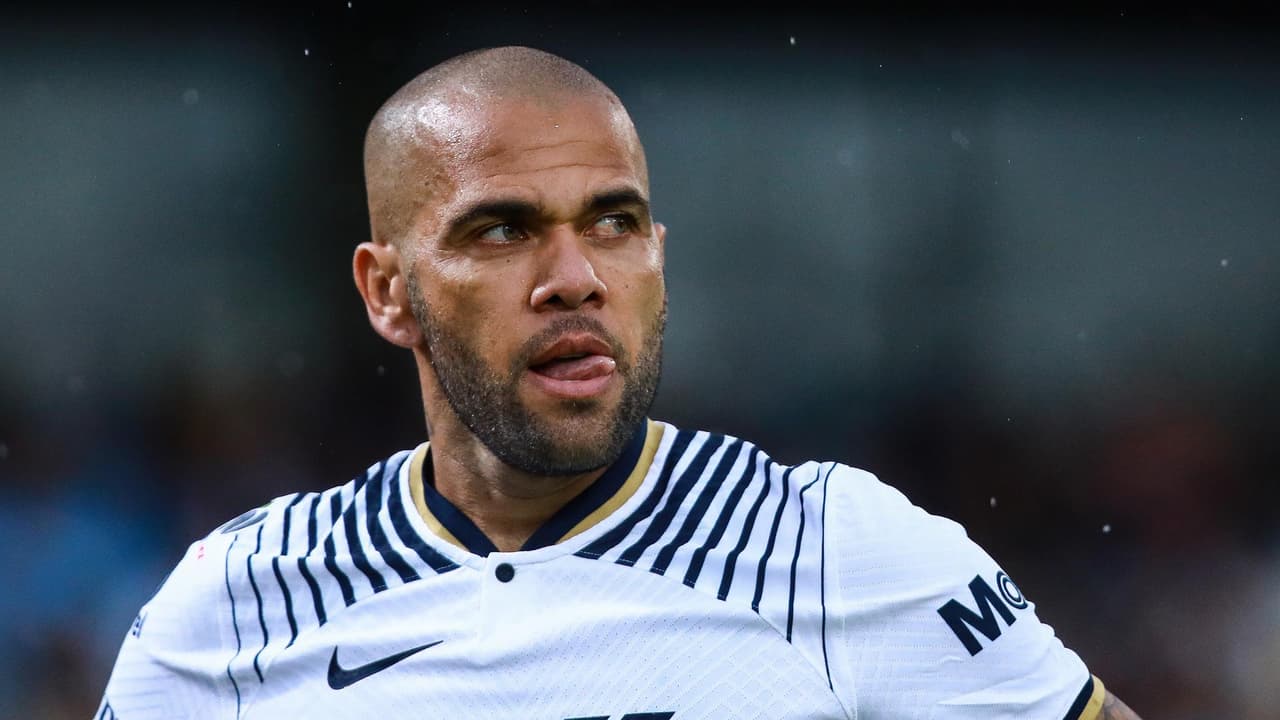 Dani Alves pretende comprar un equipo de futbol en Portugal