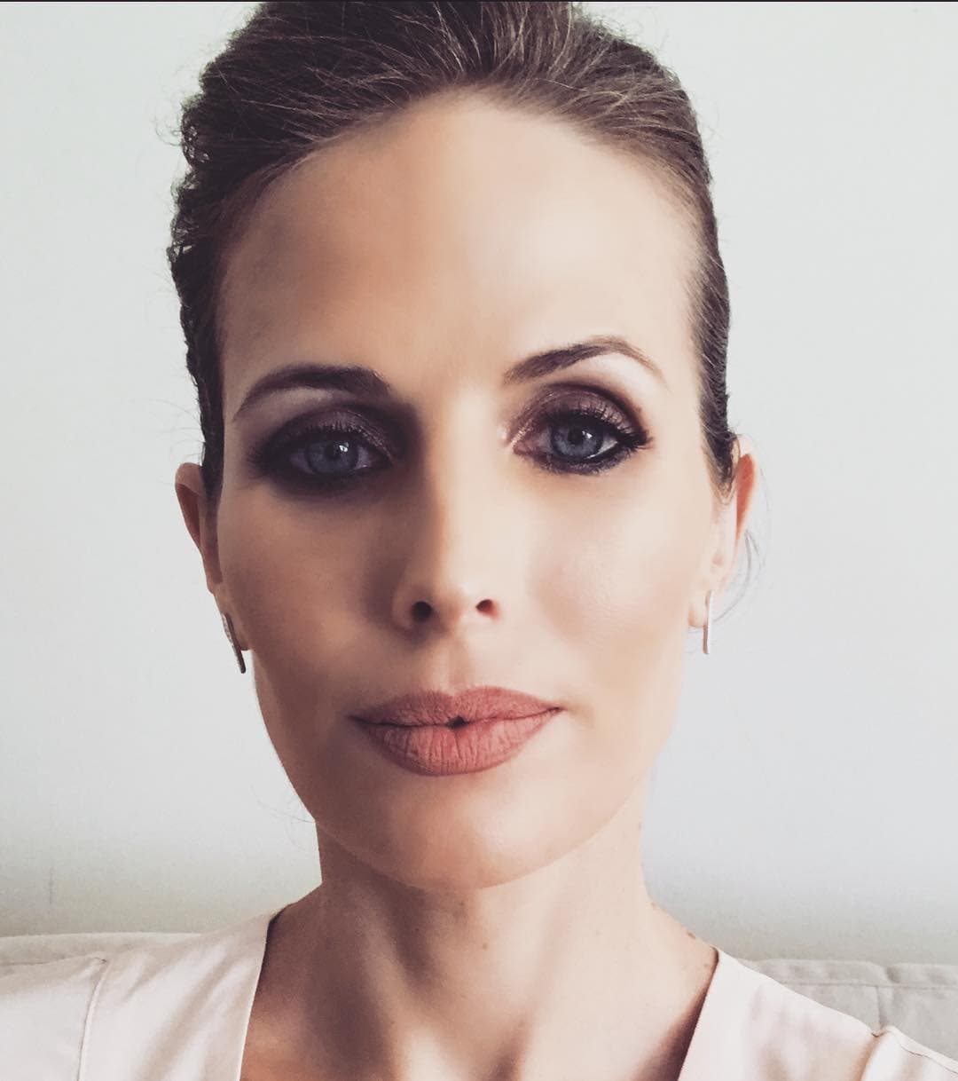 "Han sido los días más tristes y dolorosos de nuestras vidas y no sabemos cuánto tiempo nos llevará sobreponernos a este dolor. La hermosa, angelical y talentosa presencia de mi Stefanie será echada de menos profundamente y permanecerá en nuestros corazones para siempre", agregó el actor.