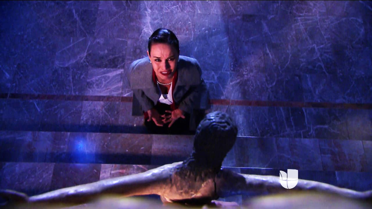 No dejes de rezar Candela, el amor de Cristóbal está en peligro. ¡Tú eres la única que sabe dónde podría estar Severiano!