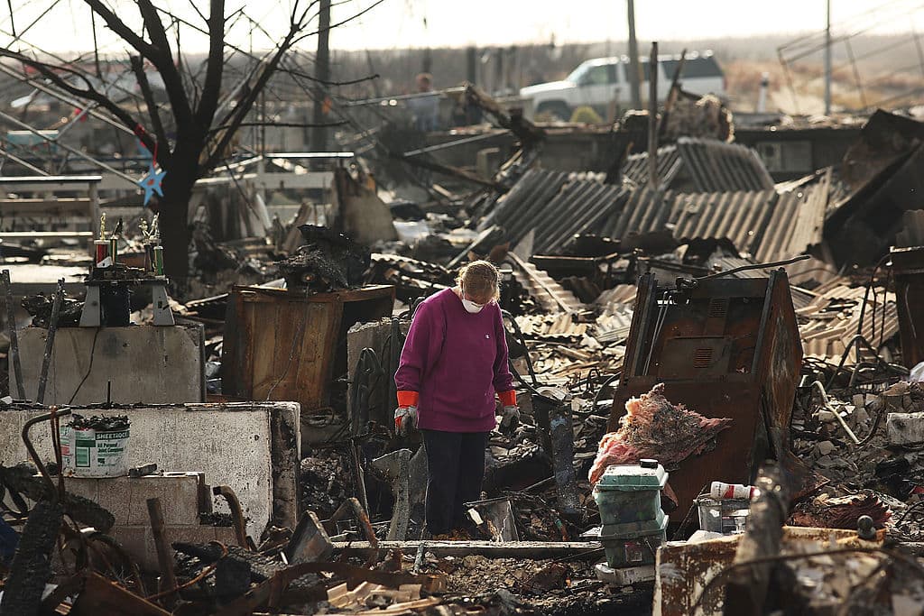 Ante los estragos que dejó el huracán Sandy, el entonces gobernador de Nueva York, Andrew Cuomo, solicitó al gobierno federal $42 mil millones de ayuda. Eso incluía $9 mil millones para ayudar a NY a prepararse para la próxima gran tormenta.