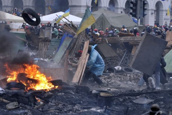 El 20 de febrero, horas después que se anuncira una tregua, vuelven a producirse enfrentamientos intensos con numerosas bajas.