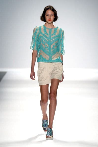 Por ejemplo, los colores pastel. ¿Ya notaste lo bien que luce esta tendencia en conjunto con el encaje?