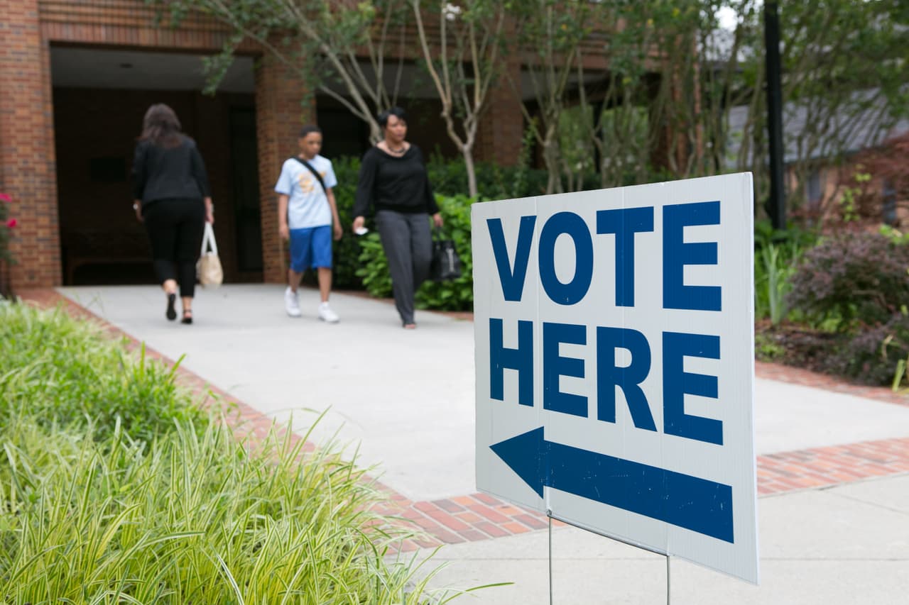 Condado de Fulton trabaja para evitar fallas de las primarias, mientras Georgia se convierte en campo de batalla 