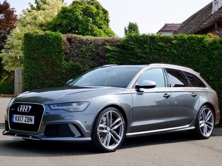 Aunque responder el anuncio 
<b>no va a convertir a nadie</b> en un amigo por correspondencia del popular príncipe, esta Audi RS6 Avant estará para siempre ligada a la leyenda de la familia real británica, probablemente para el beneficio económico de sus dueños futuros.
