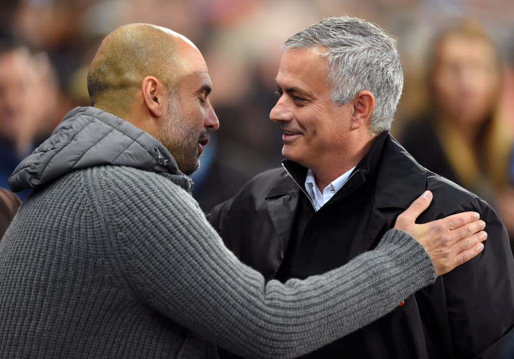 Guardiola y Mourinho en un Derbi de Manchester.