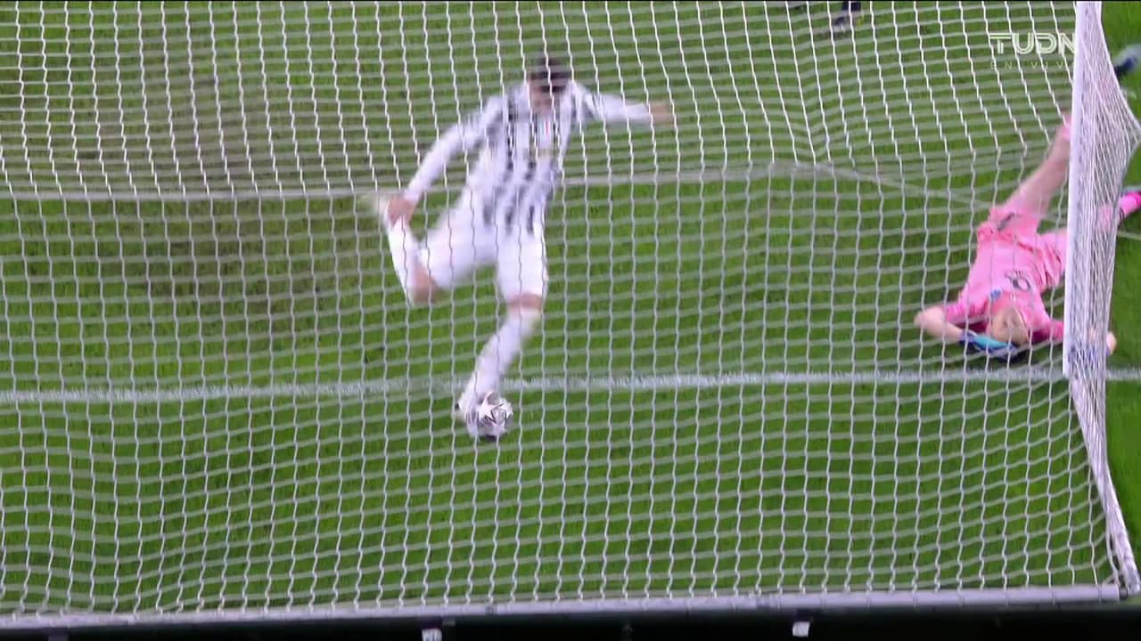 ¡TIRO ATAJADO! disparo por Adrien Rabiot.