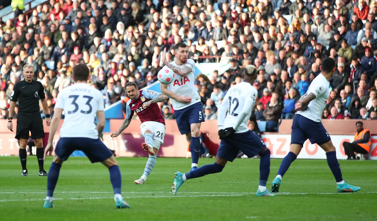 Tottenham superó 0-4 al Aston Villa.